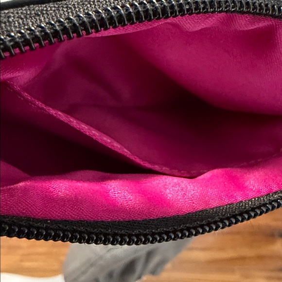 Coach EUC plaid canvas wristlet w/ pink lining. & black leather trim w/hang tag - Picture 6 of 8